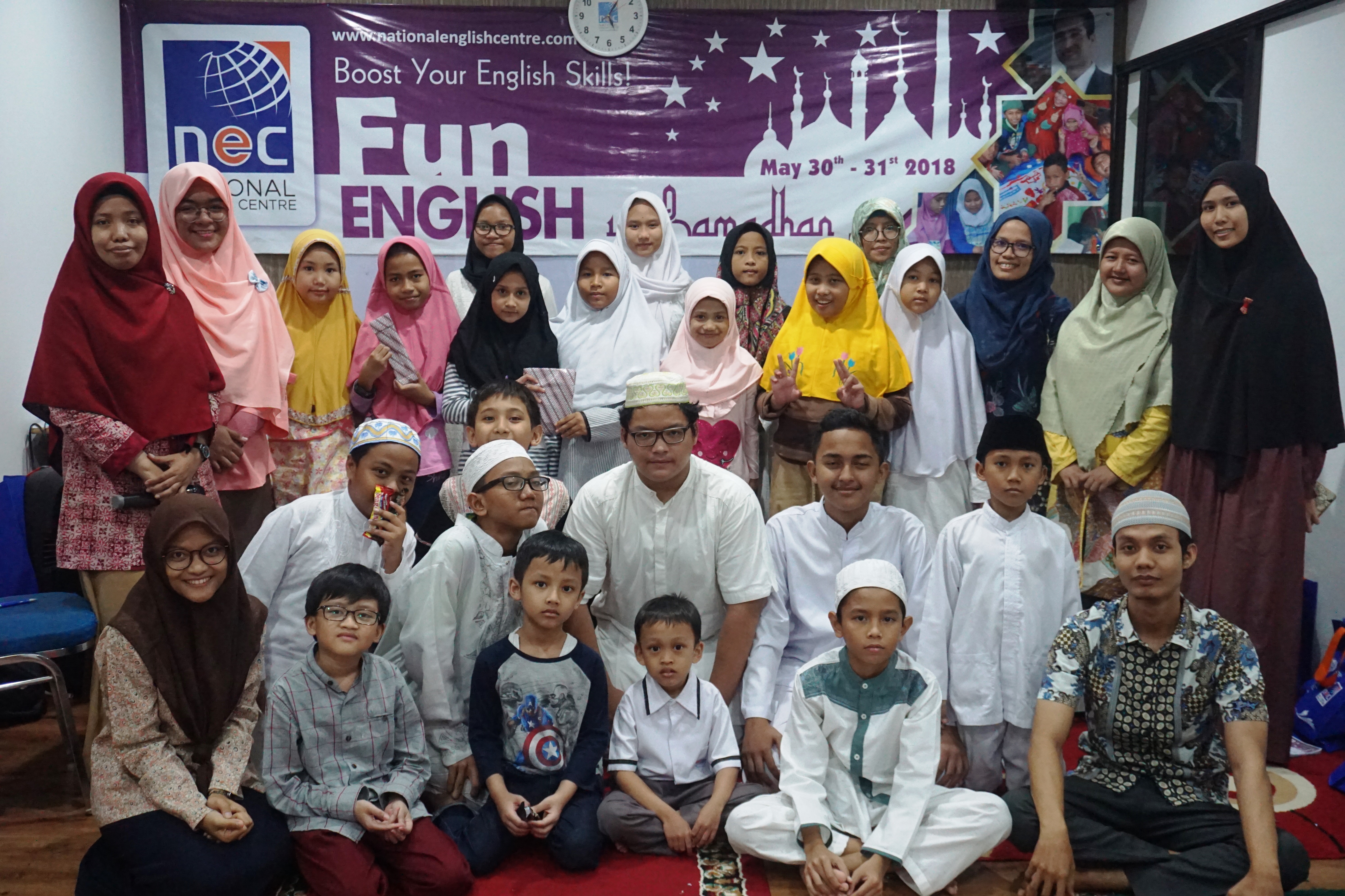 Read more about the article Berbagi Keseruan Ramadhan dengan Yayasan Mitra Ummat di Acara Fun English In Ramadhan 2018