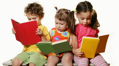 Read more about the article Cara Efektif Kenalkan Bahasa Inggris pada Anak